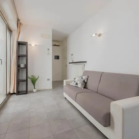 Alice Apartment *